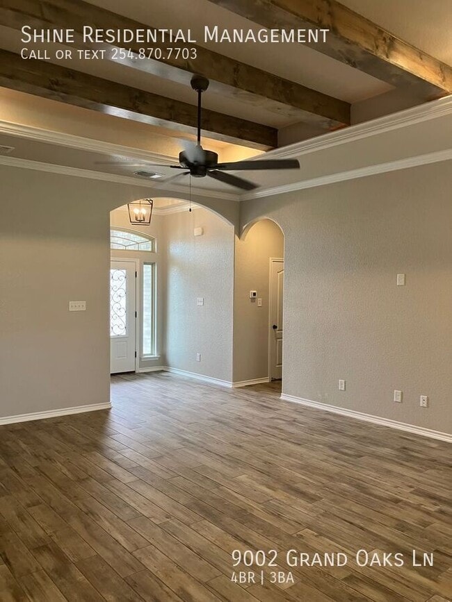 Building Photo - 9002 Grand Oaks Ln