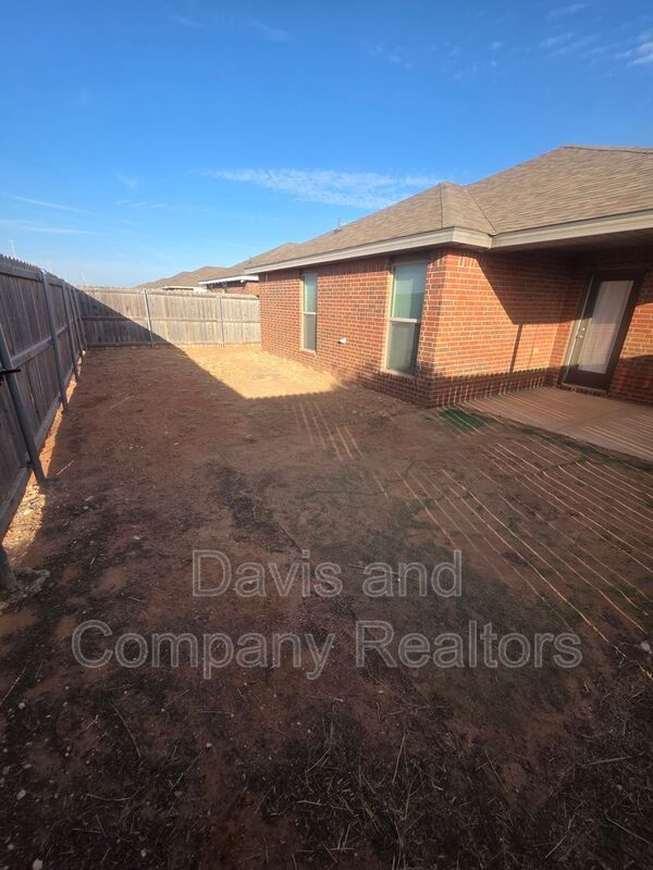 Building Photo - 126 Pioneer Cir