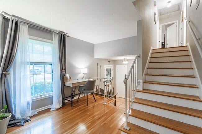 Building Photo - 3 Bed 2.5 Bath in Overland Park Nall Hills