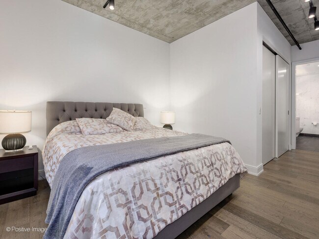 Building Photo - 111 S Peoria St