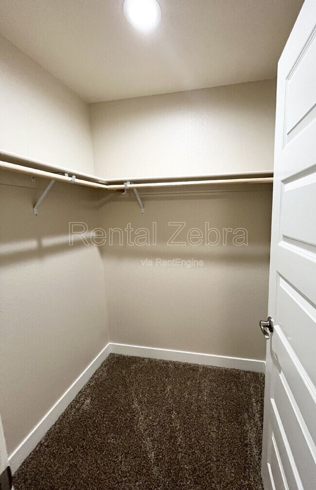 Building Photo - 1396 Rincon Dr