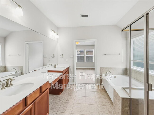 Building Photo - 8120 Charford Dr