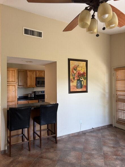 Building Photo - 6460 N Tierra de las Catalinas