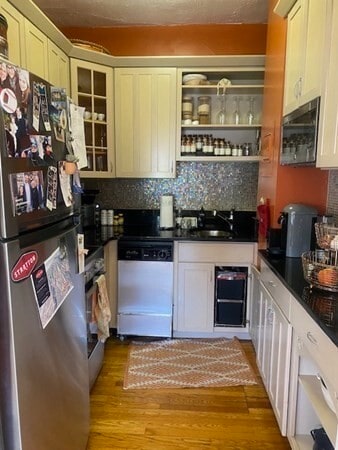 Primary Photo - 249 Beacon St