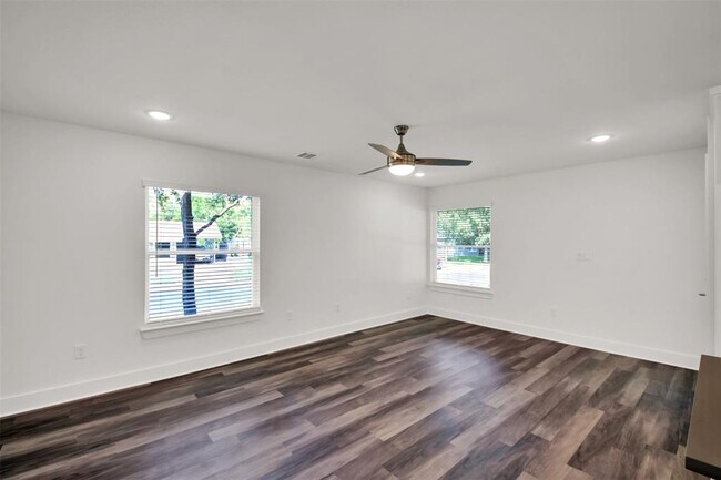 Building Photo - 2101 Benwick Cir
