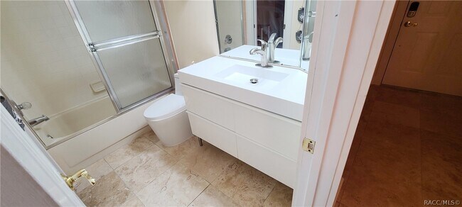 Building Photo - 10906 W Cove Harbor Dr