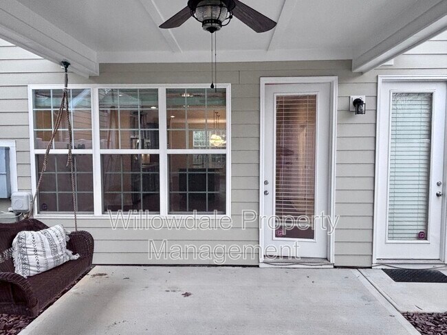 Building Photo - 136 Spring Pine Ln