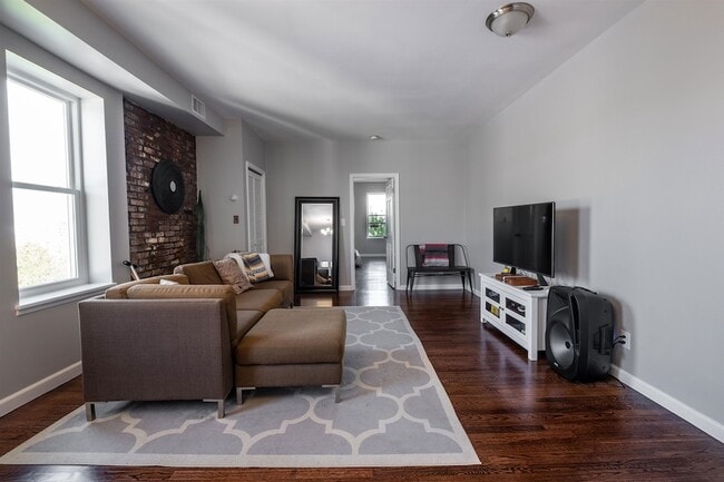 Building Photo - 310 Palisade Ave
