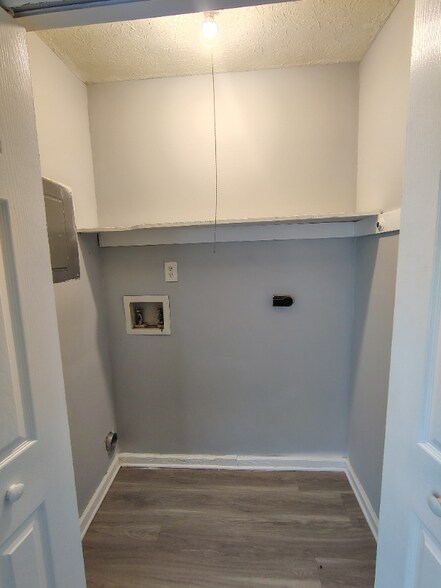 Building Photo - 16 Duiguid Dr