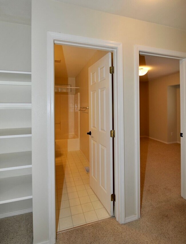 Building Photo - Best Hill Meadows Community- 3 bed 2 bath ...