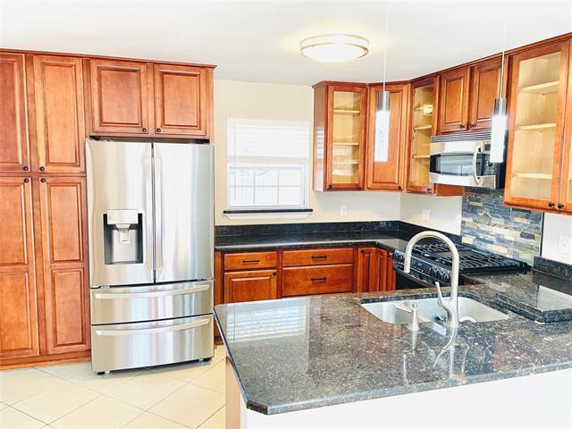 Building Photo - 534 E Spring Valley Rd