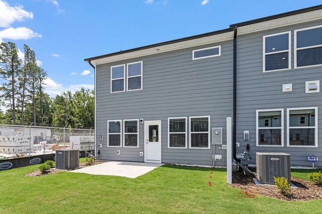 Building Photo - 6023 Enclosure Way