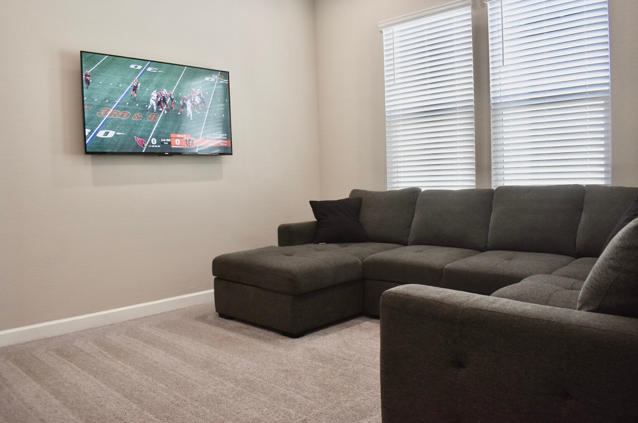 Building Photo - 4864 E Village Dr