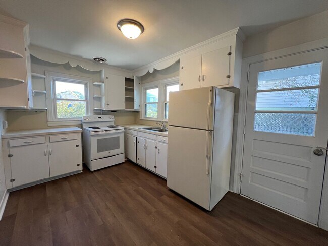 Building Photo - 508 29th Ave N