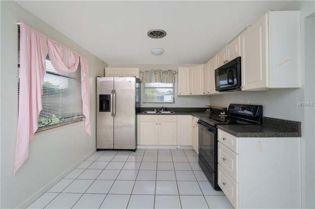 Building Photo - 1600 Cardinal Ln