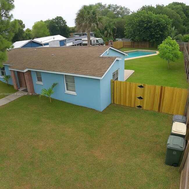 Building Photo - 2728 Sunrise Blvd