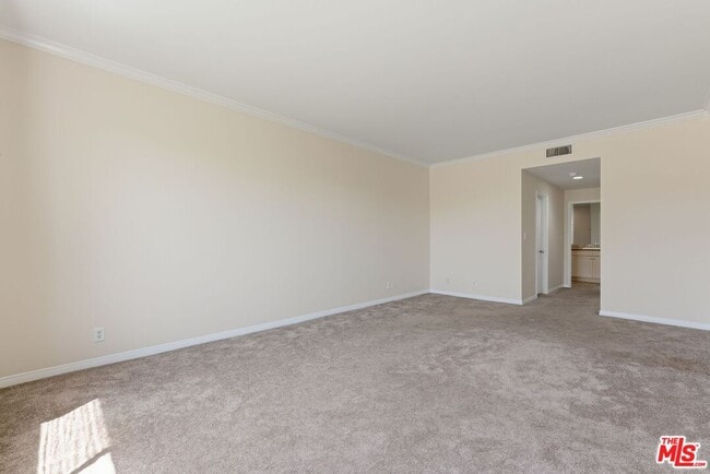 Building Photo - 1315 S Roxbury Dr