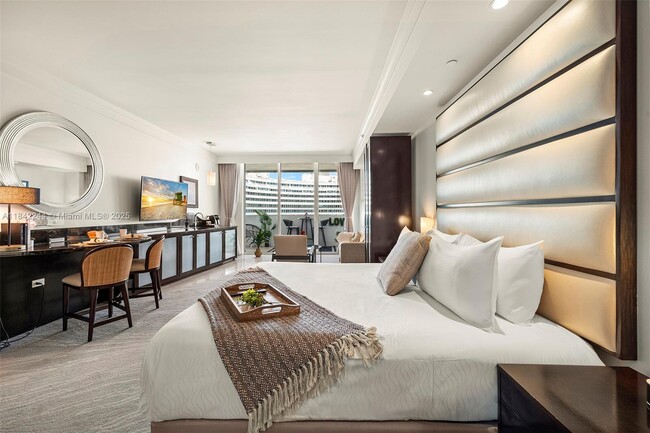 Building Photo - 4391 Collins Ave