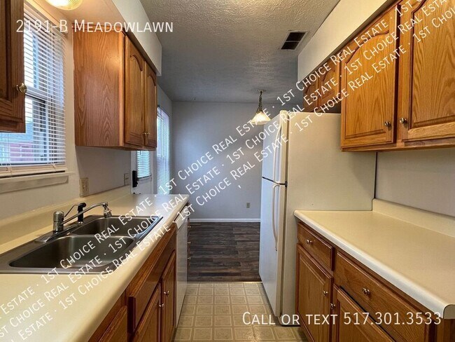 Building Photo - 2191-B Meadowlawn-