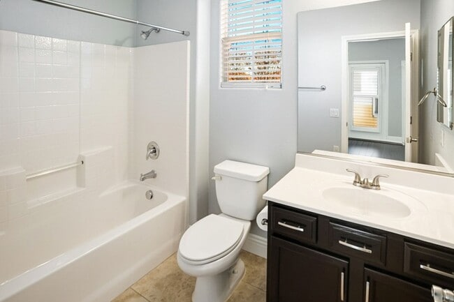 Building Photo - Beautiful 3 Bed South Summerlin Home With 1st Floor Bed and Bath