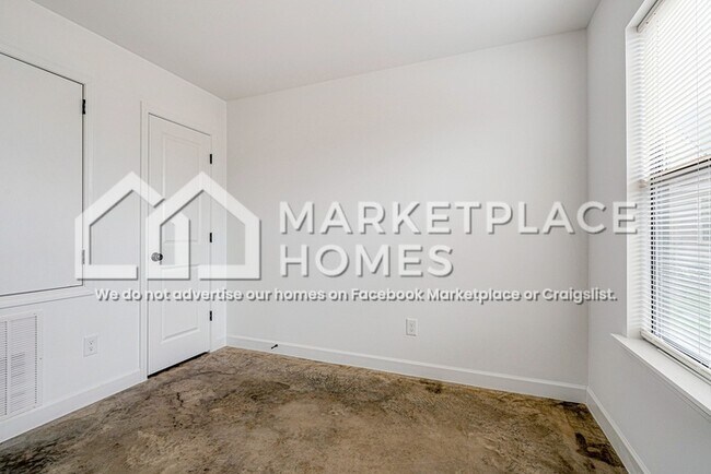 Building Photo - 1369 Chadwick Cir