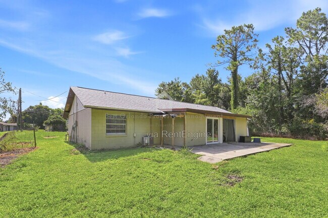 Building Photo - 1950 Bonneville Dr