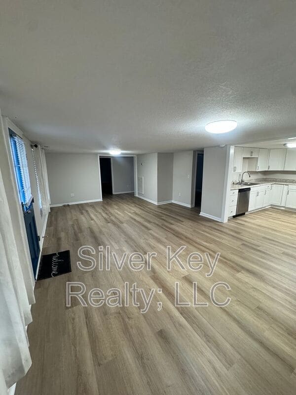 Building Photo - 1858 Reed Rd