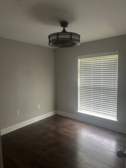 Building Photo - 13822 Chalmette Ave