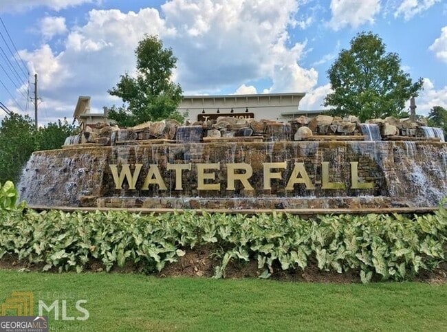 Building Photo - 155 Colonial Ct