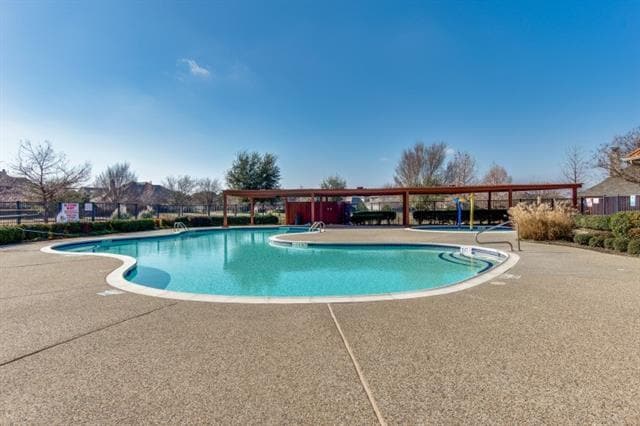 Building Photo - 8483 Davis Dr