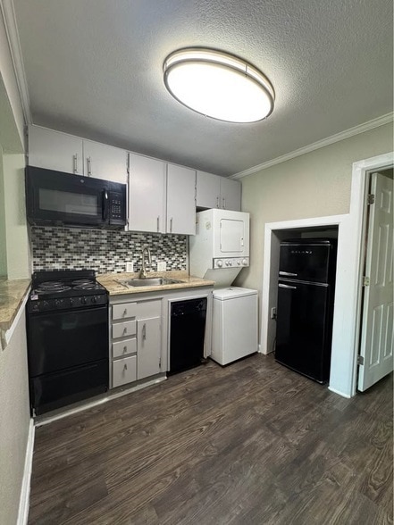 Building Photo - 4335 Cedar Springs Rd