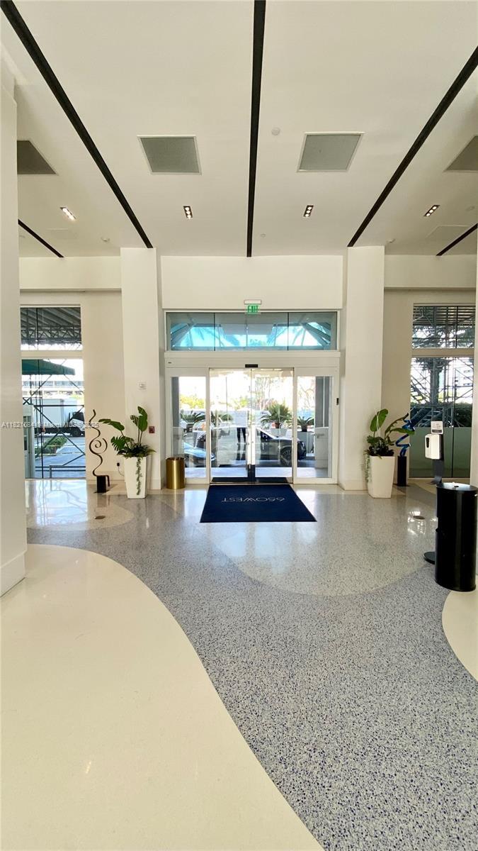 Building Photo - 650 West Ave