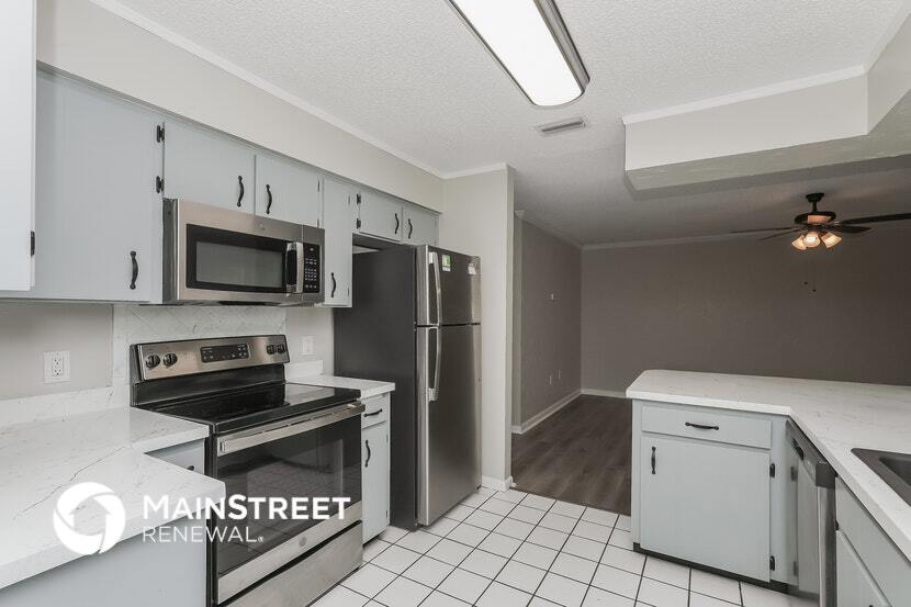 Building Photo - 4400 Old Colony Rd