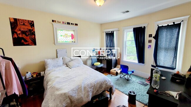 Building Photo - 89 Winthrop St