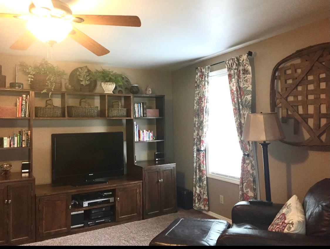 Living Room with 2 closets for winter jackets - 1153 Vine St