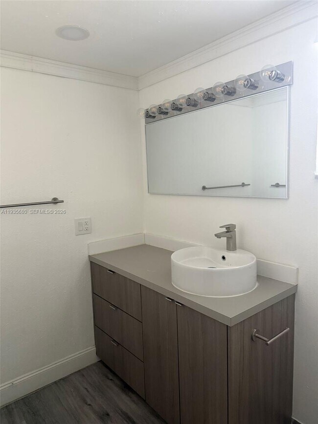 Building Photo - 6070 W 18th Ave