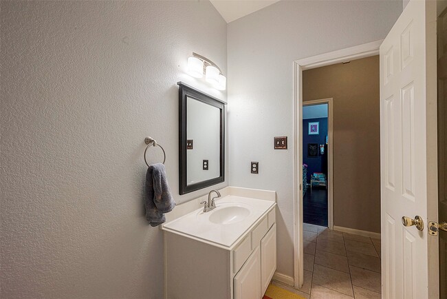 Building Photo - 1602 Rustic Hollow Ln