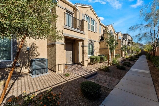 Building Photo - 1299 Raritan Pl