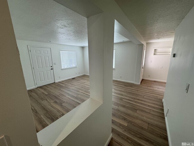 Building Photo - 6825 Lotus St