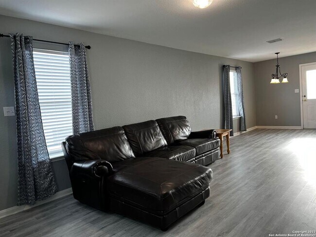 Building Photo - 5923 Fox Canyon