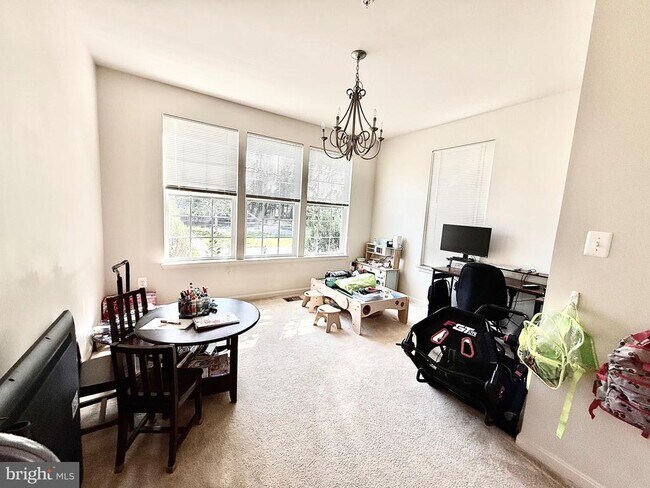 Building Photo - 43661 Evening Primrose Ct