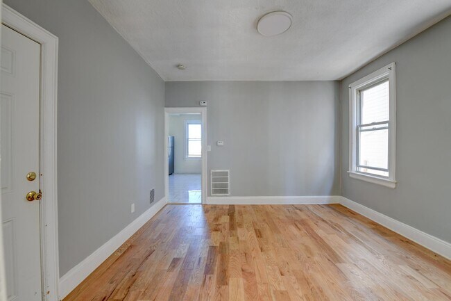 Building Photo - 667 Liberty Ave