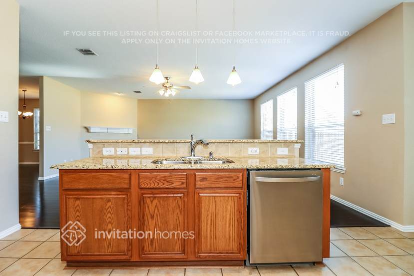 Building Photo - 12301 Macaroon Ln