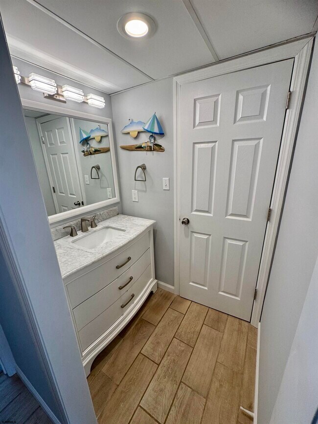 Building Photo - 130 N Adams Ave