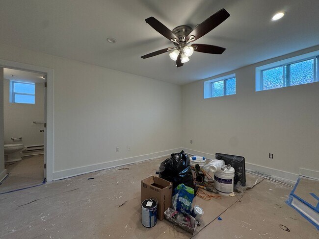 Building Photo - 169 Olive St