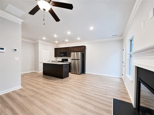 Building Photo - 349 Turtle Creek Dr