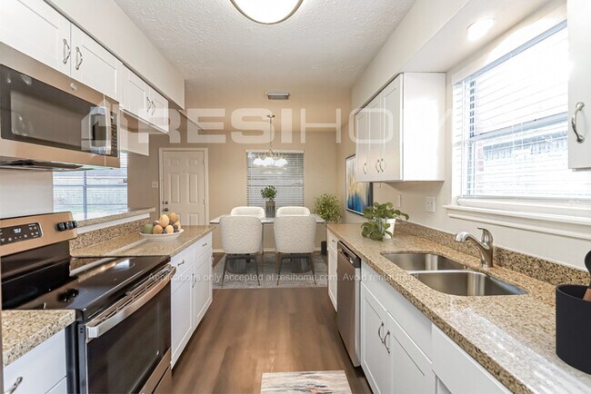 Building Photo - 4203 Stonehenge Trail