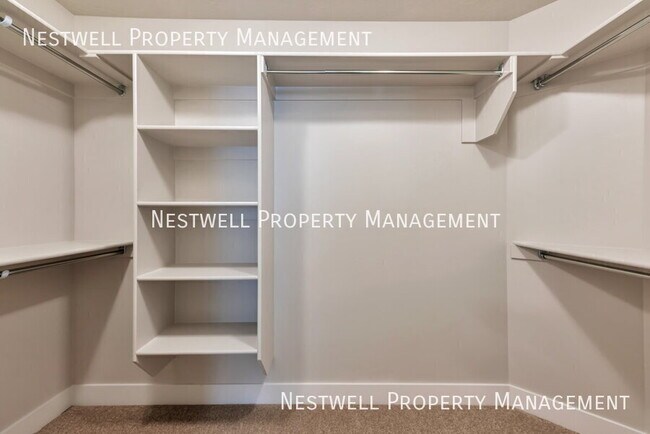 Building Photo - 1562 W State Rd