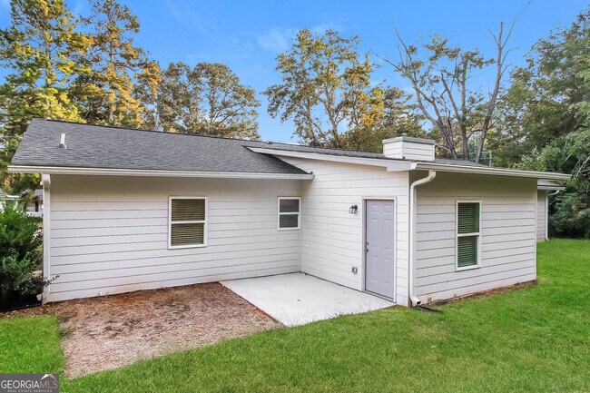 Building Photo - 430 Birch Ln SE
