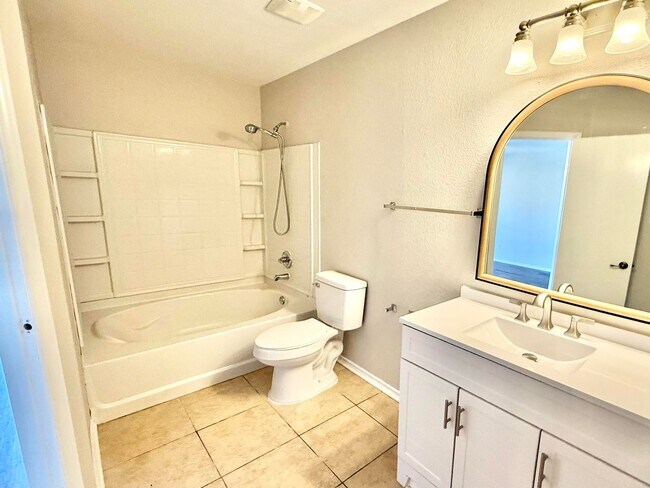 Building Photo - Beautiful Two-Story Home for Lease in South Austin